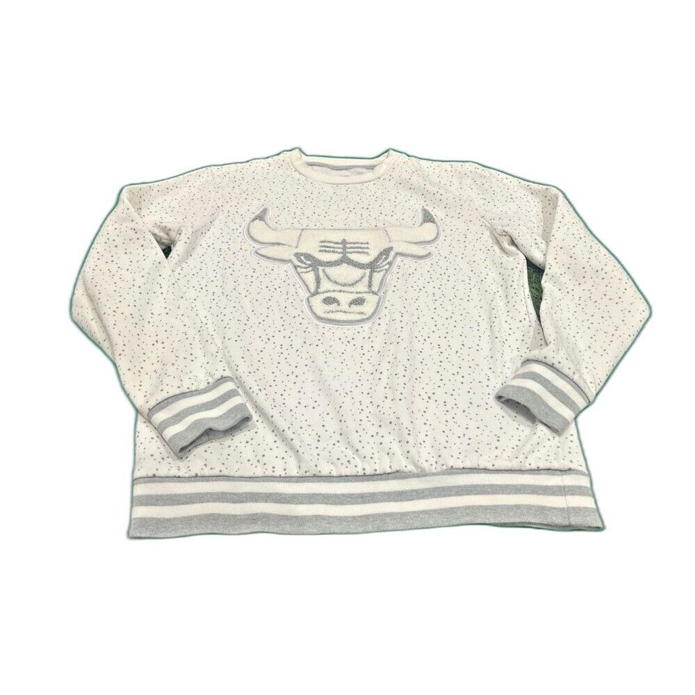 NBA Chicago Bulls Vintage Womens White Logo Sweatshirt Medium